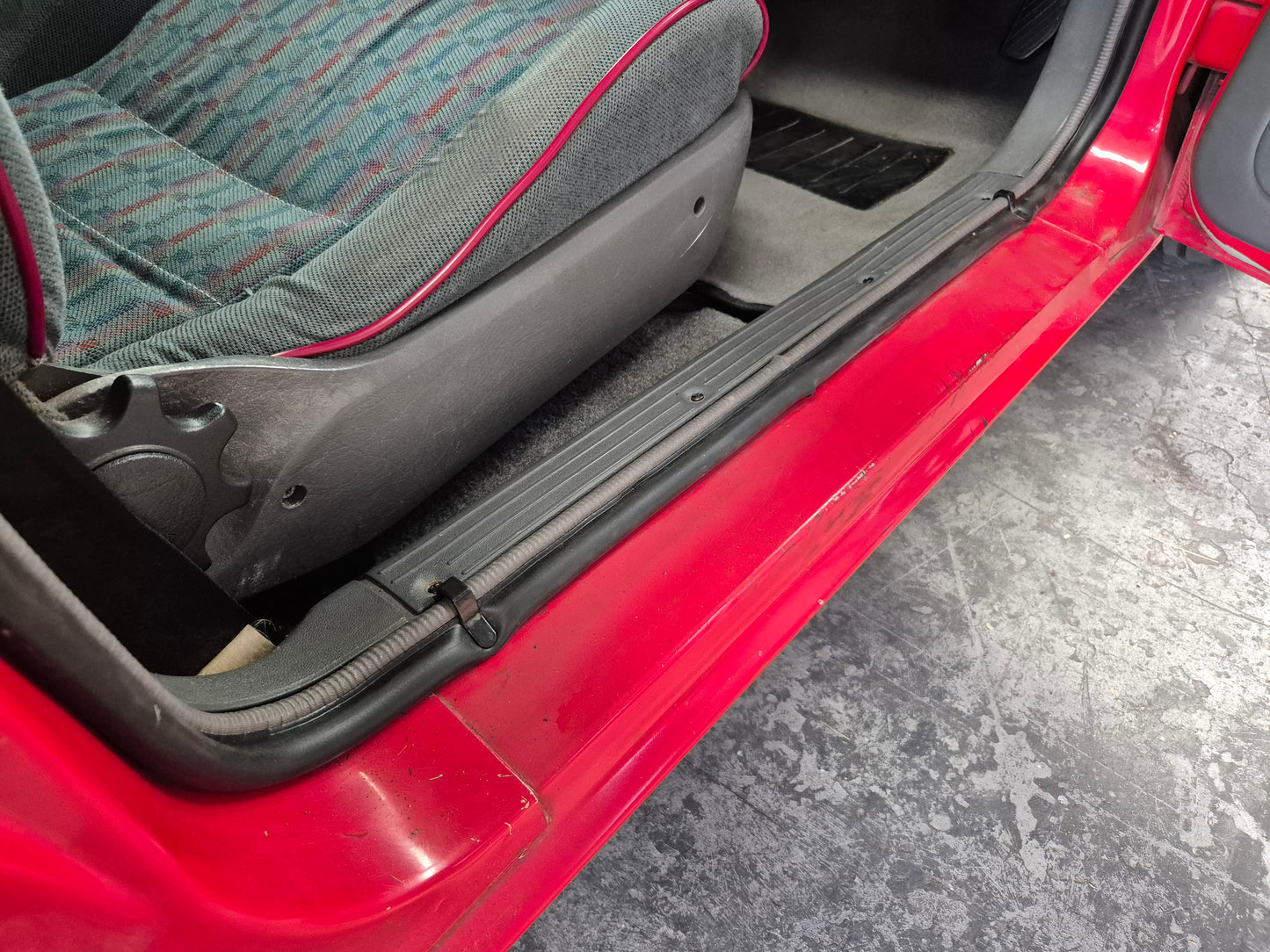 Ford XD XE XF XG Door Seal/Pinchweld - Dark Grey